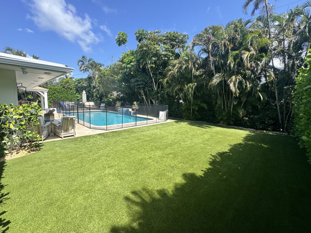 artificial grass maintenance service in lake worth